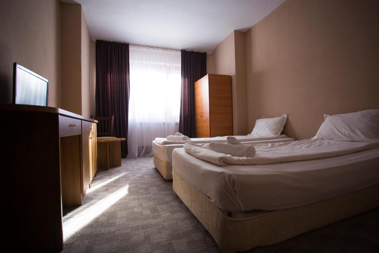 Family Prim Hotel Sandanski Exterior photo