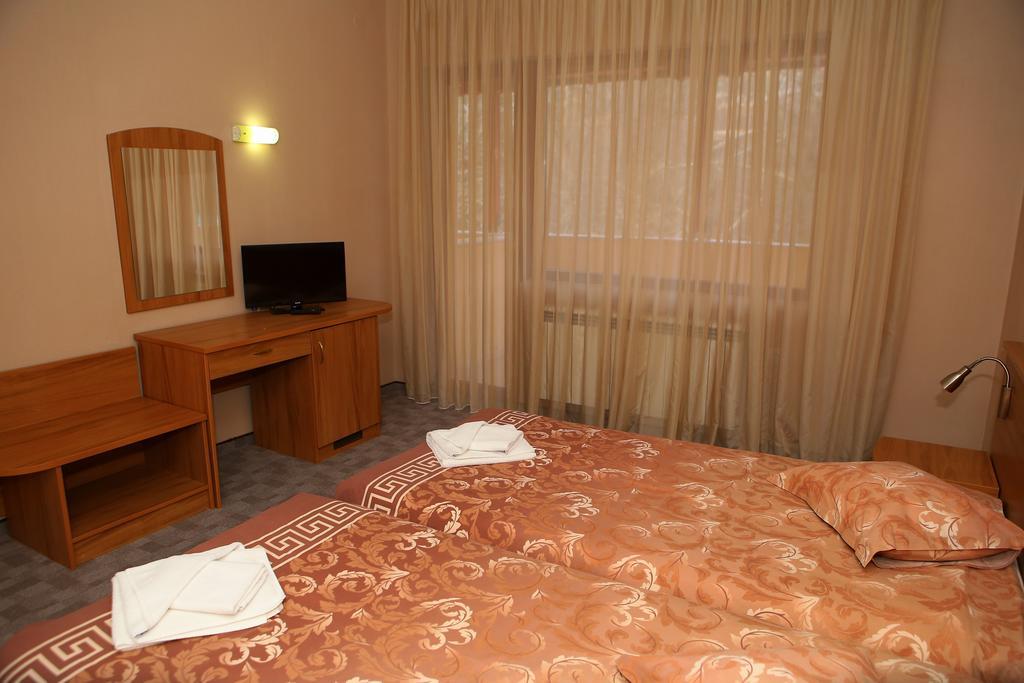 Family Prim Hotel Sandanski Exterior photo